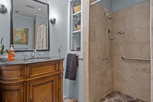  Photo 33