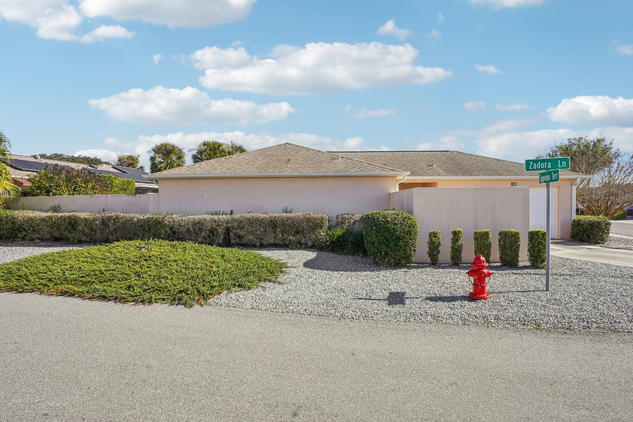 Trevino Ter-S2101-003.jpg