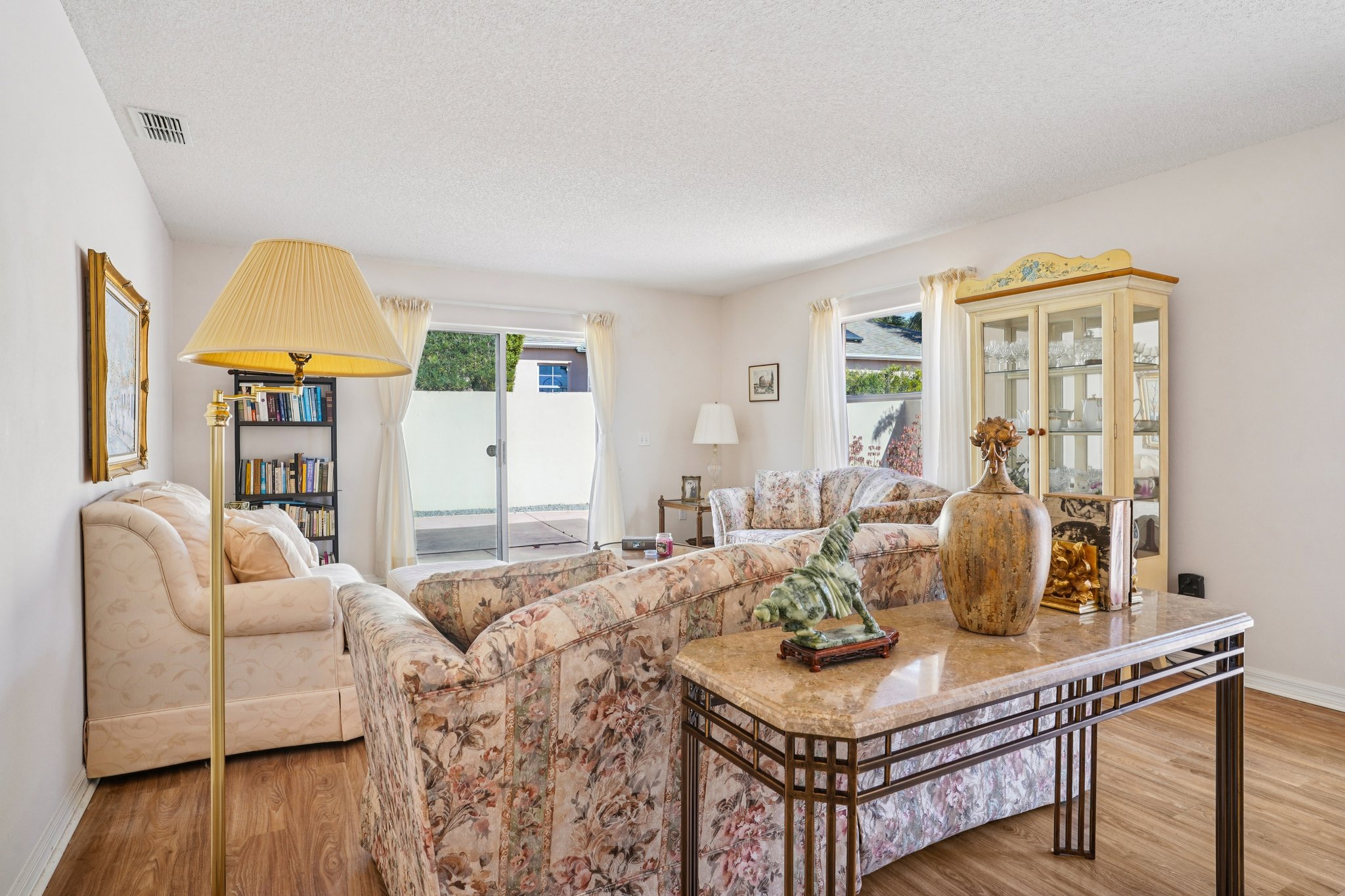 Trevino Ter-S2101-007.jpg