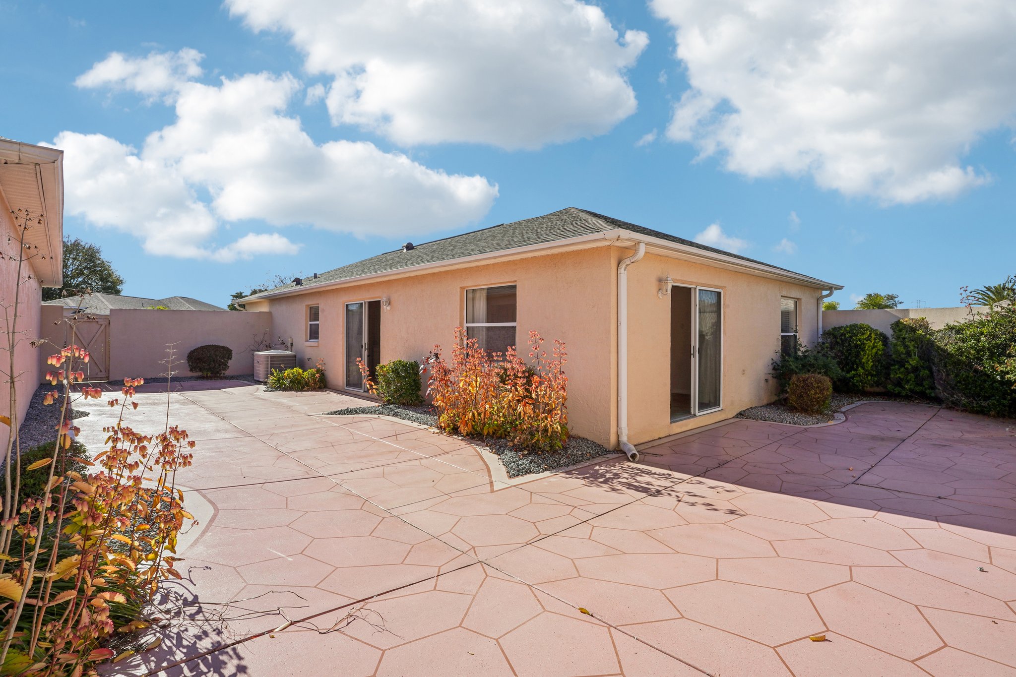 Trevino Ter-S2101-026.jpg