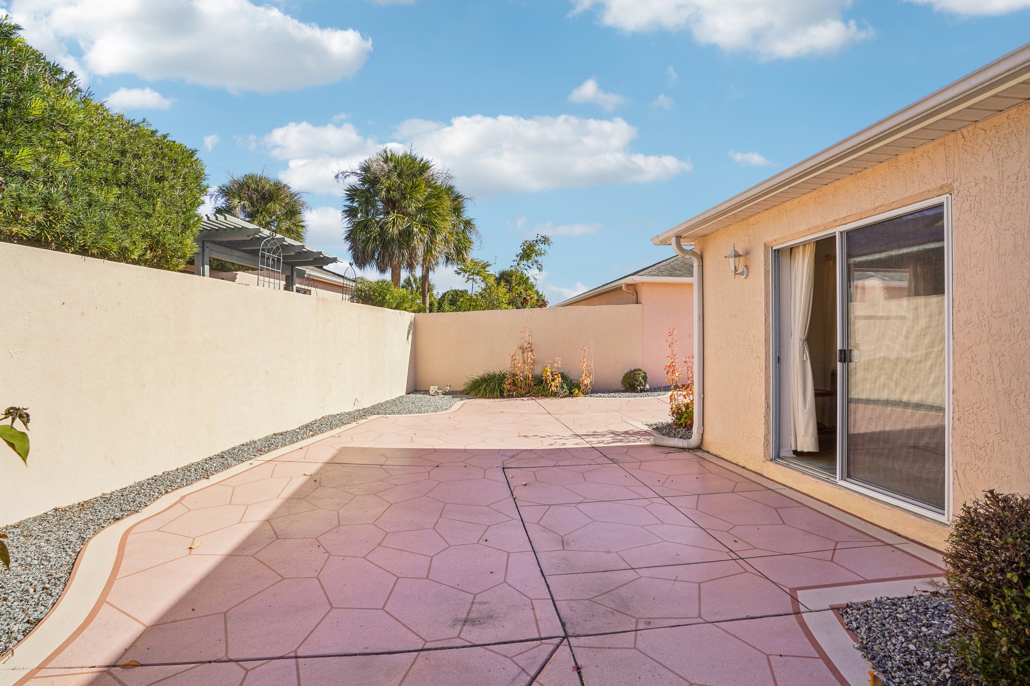 Trevino Ter-S2101-027.jpg