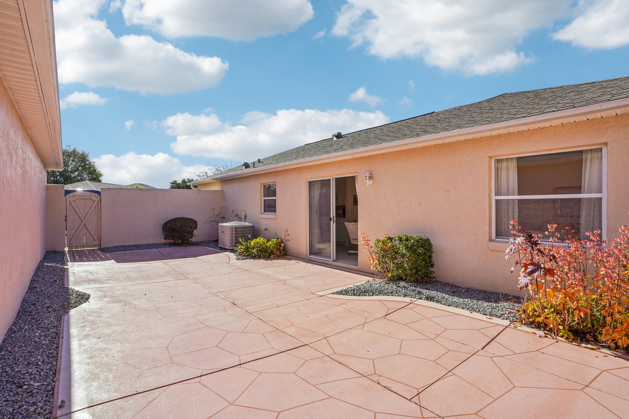 Trevino Ter-S2101-029.jpg