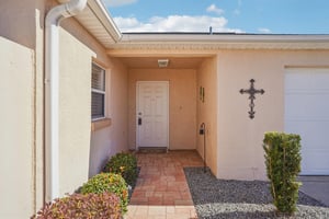 Trevino Ter-S2101-005.jpg