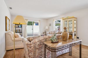 Trevino Ter-S2101-007.jpg