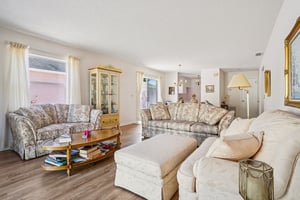 Trevino Ter-S2101-009.jpg