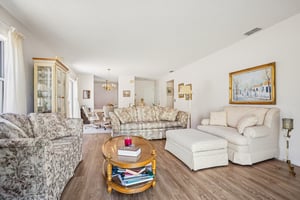 Trevino Ter-S2101-010.jpg