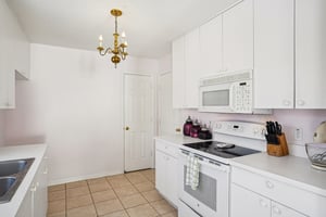 Trevino Ter-S2101-016.jpg