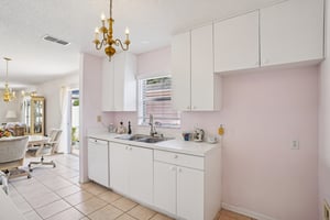 Trevino Ter-S2101-017.jpg