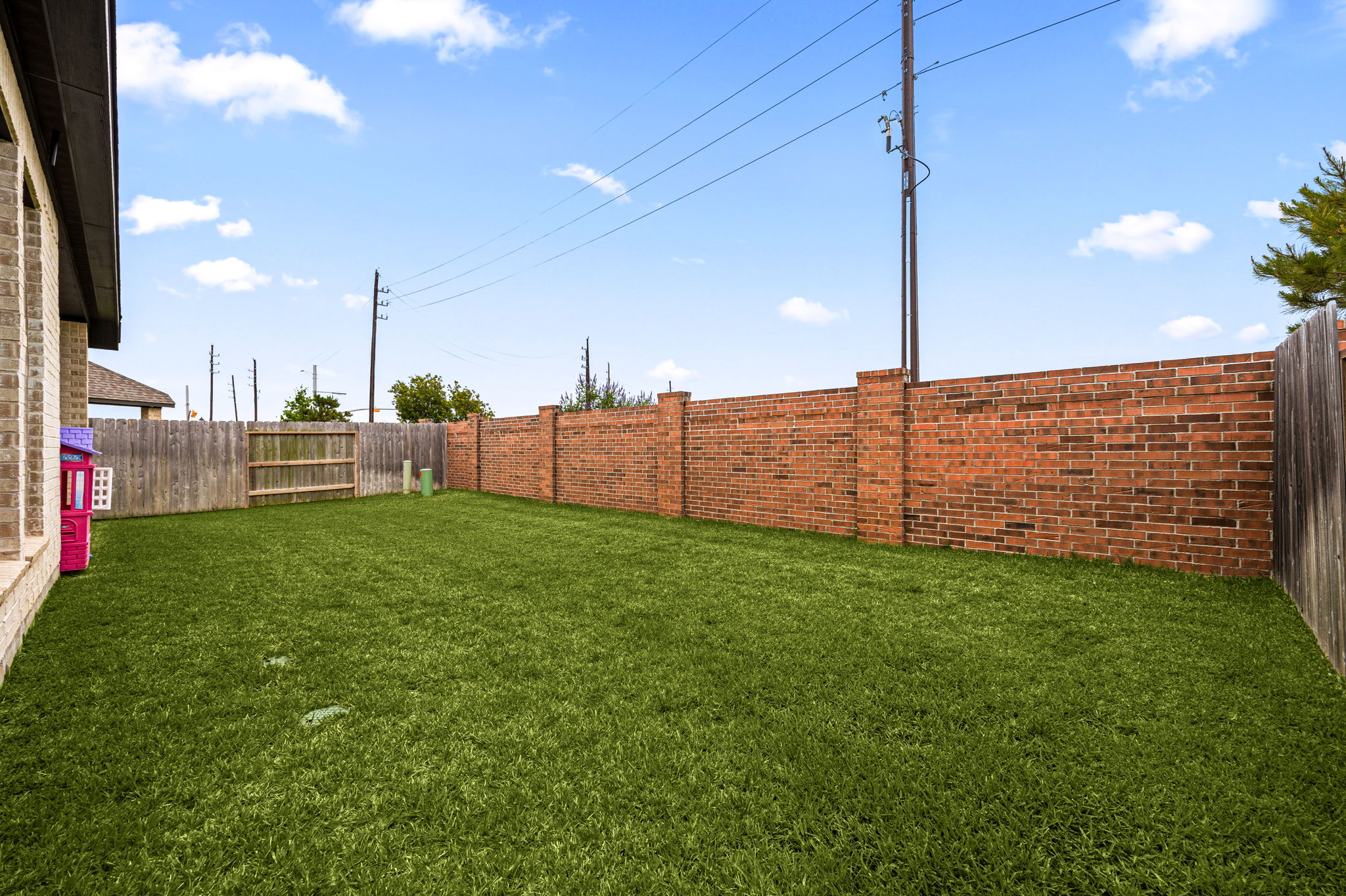  Photo 40