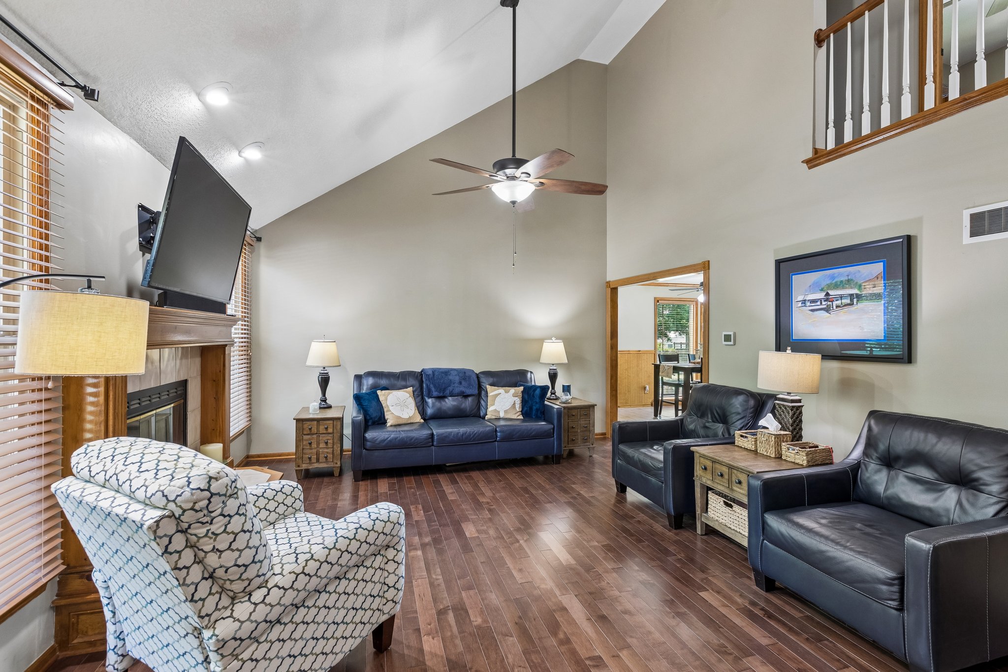 8712 NE Lathrop Dr_005.jpg