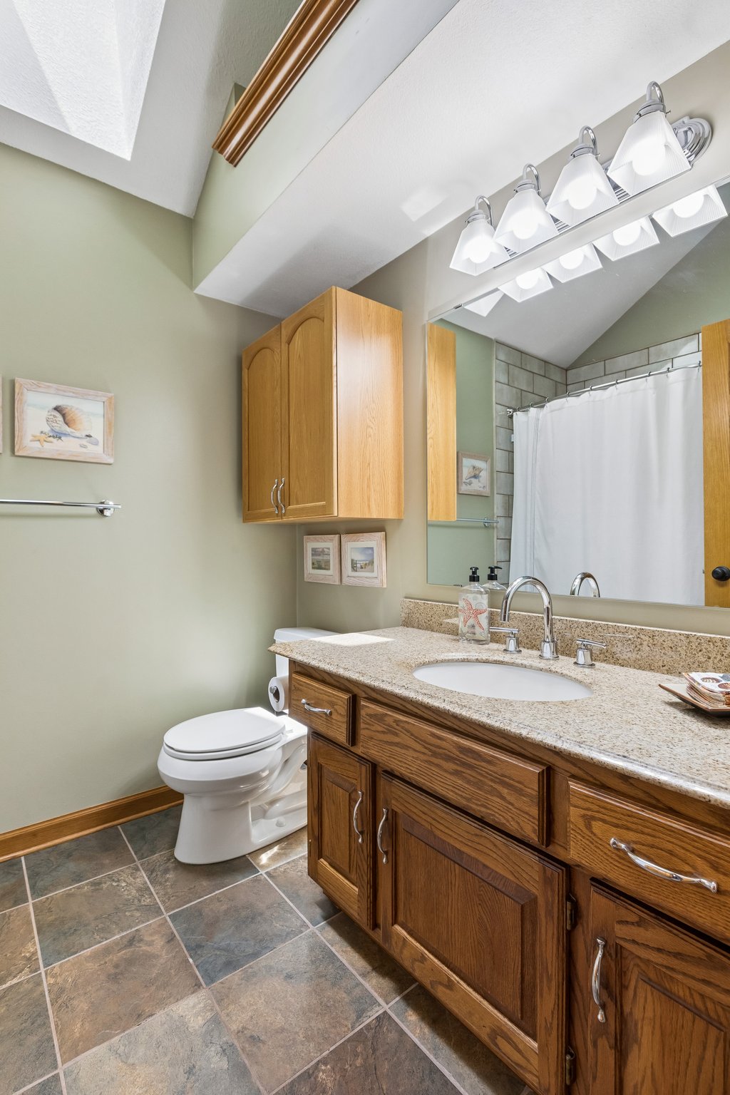8712 NE Lathrop Dr_016.jpg