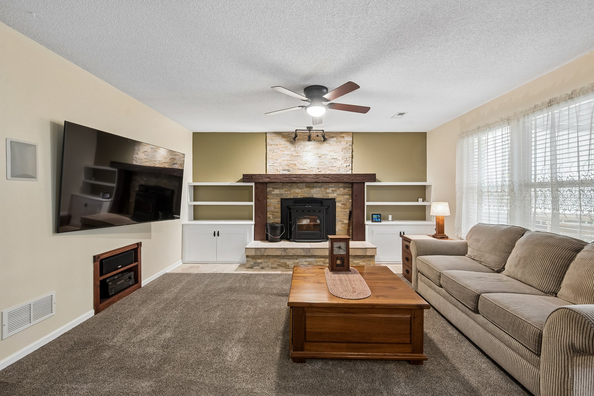 8715 NE 116th St_002.jpg