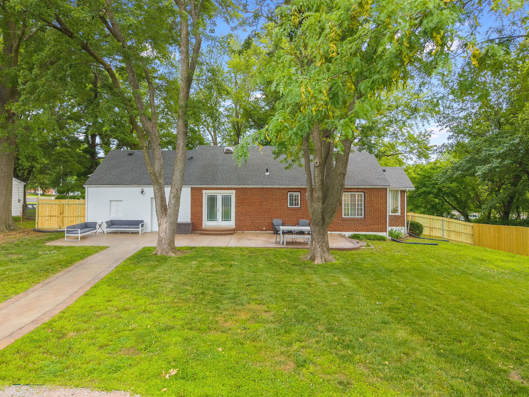 8715 State Ave-05