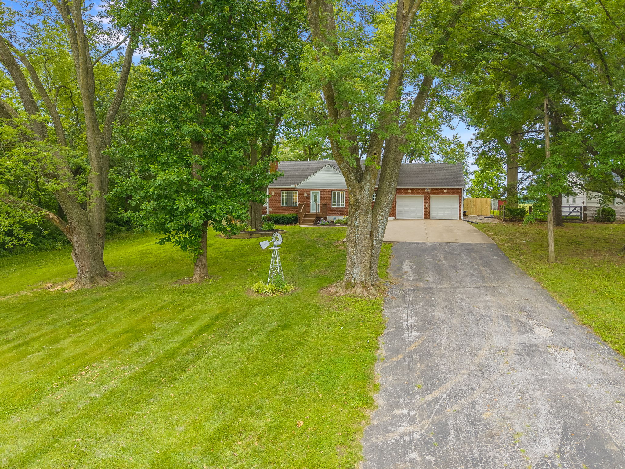 8715 State Ave-12