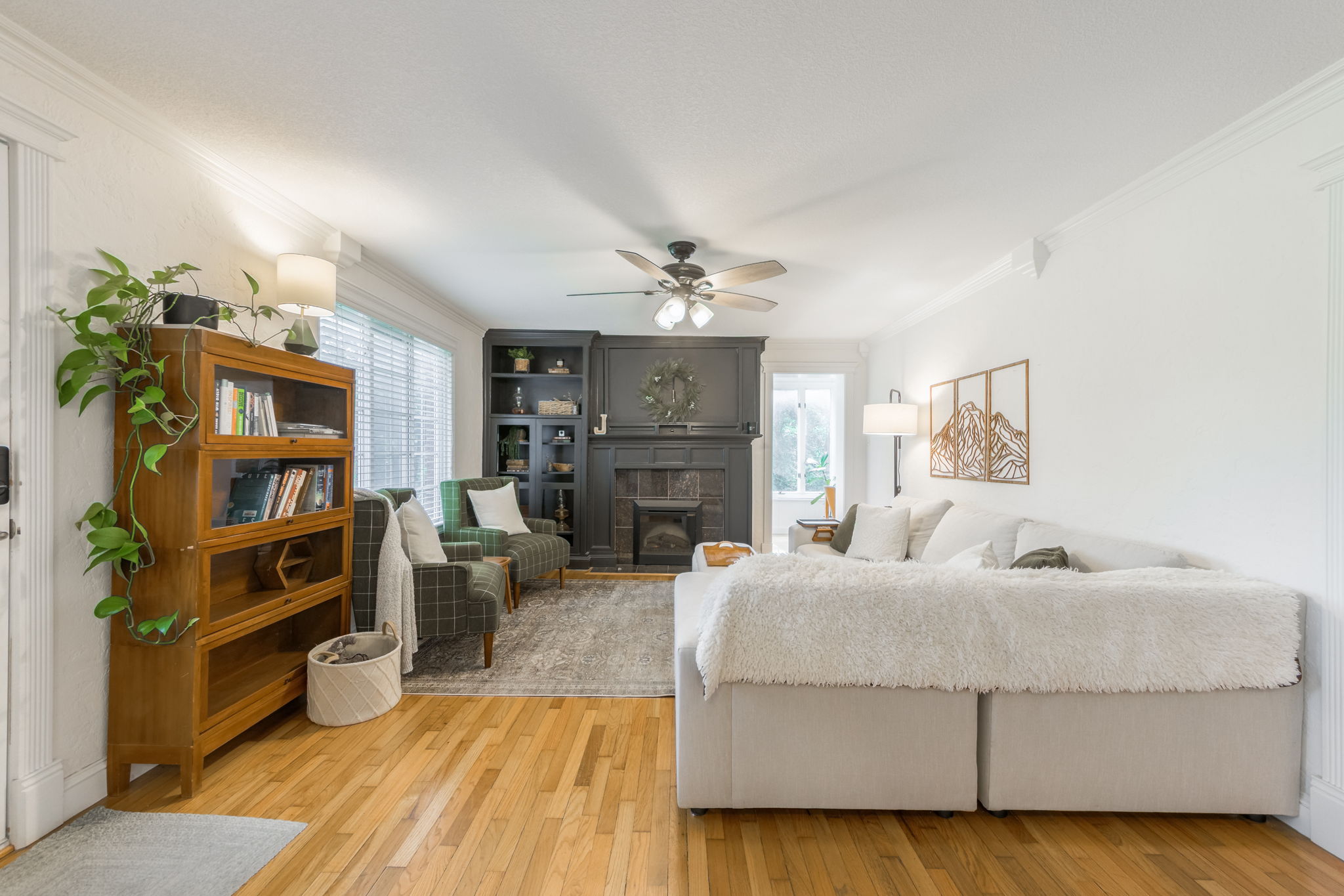8715 State Ave-21