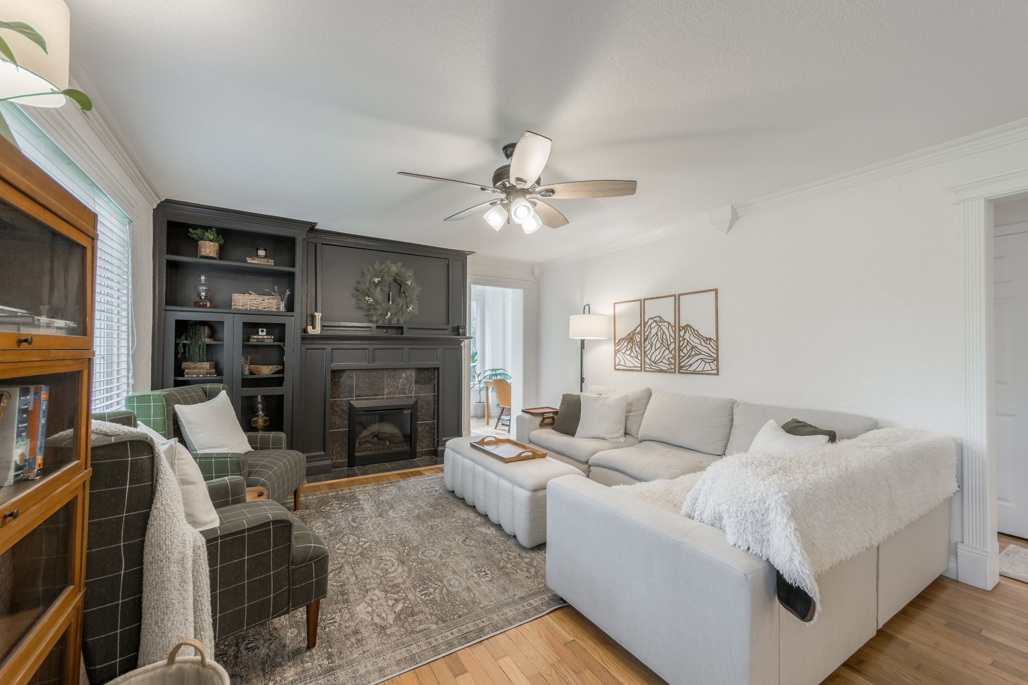 8715 State Ave-22