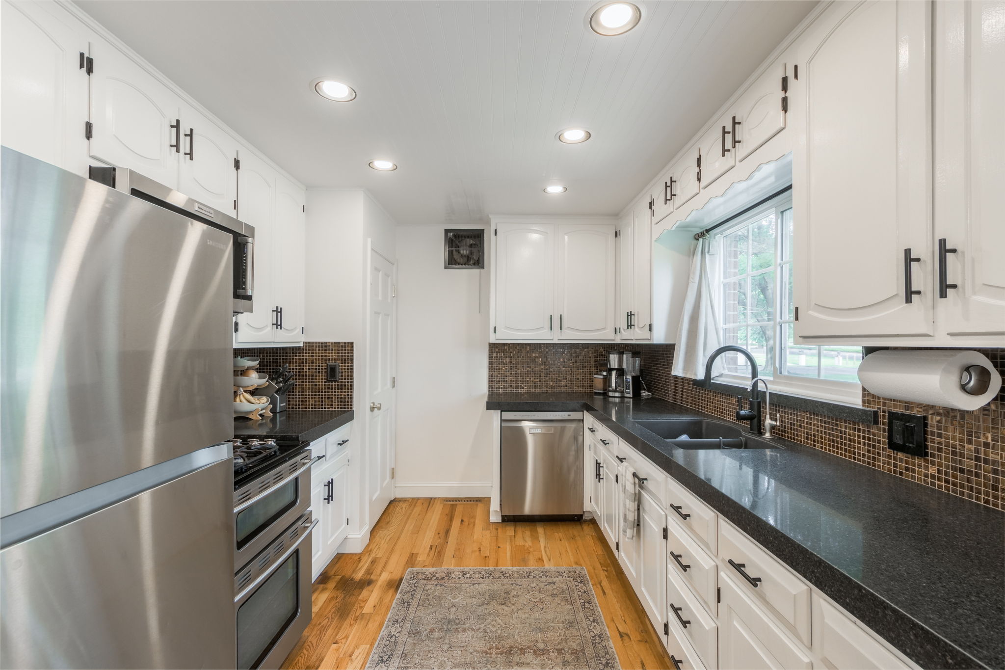 8715 State Ave-32