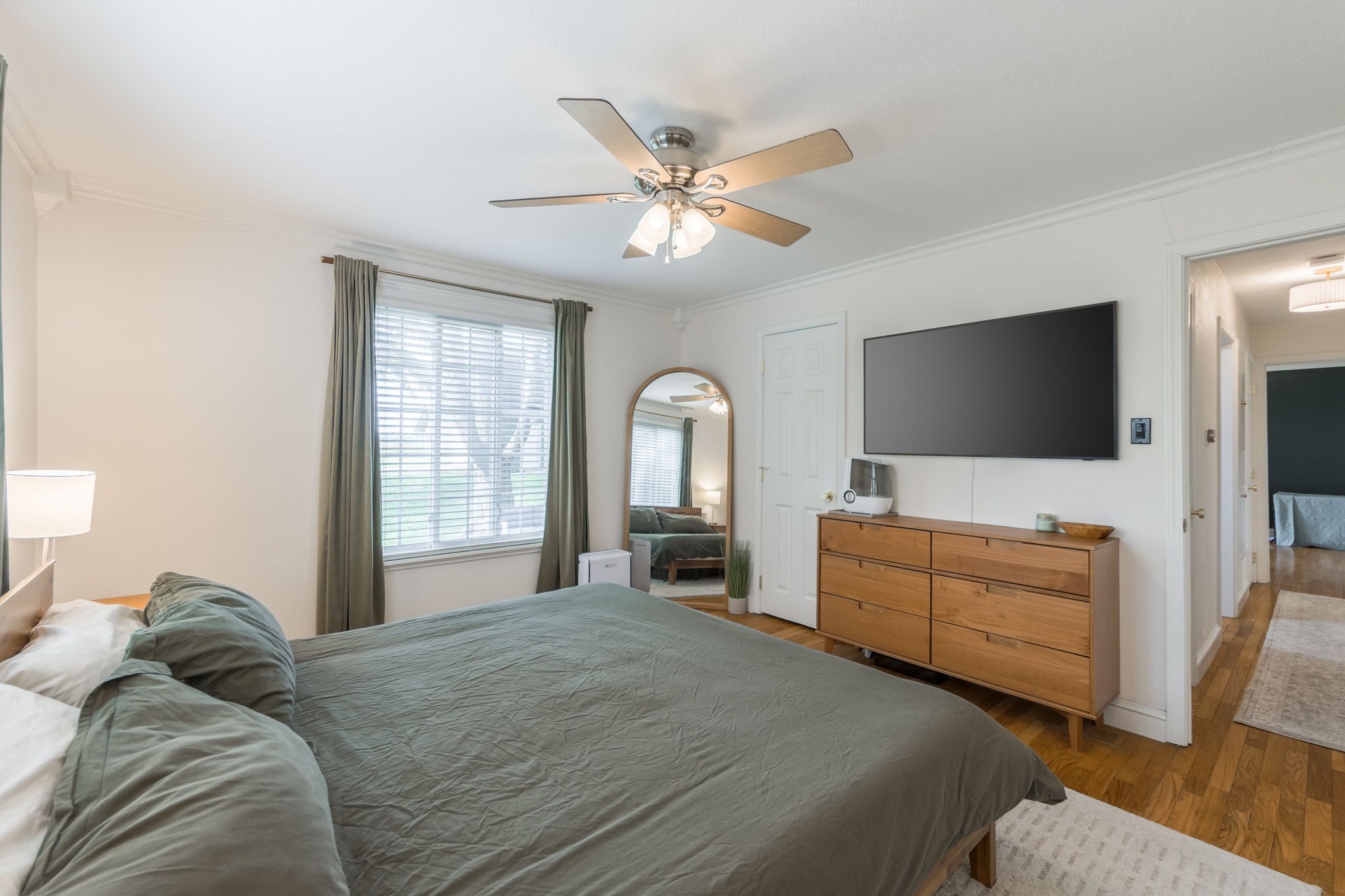 8715 State Ave-37