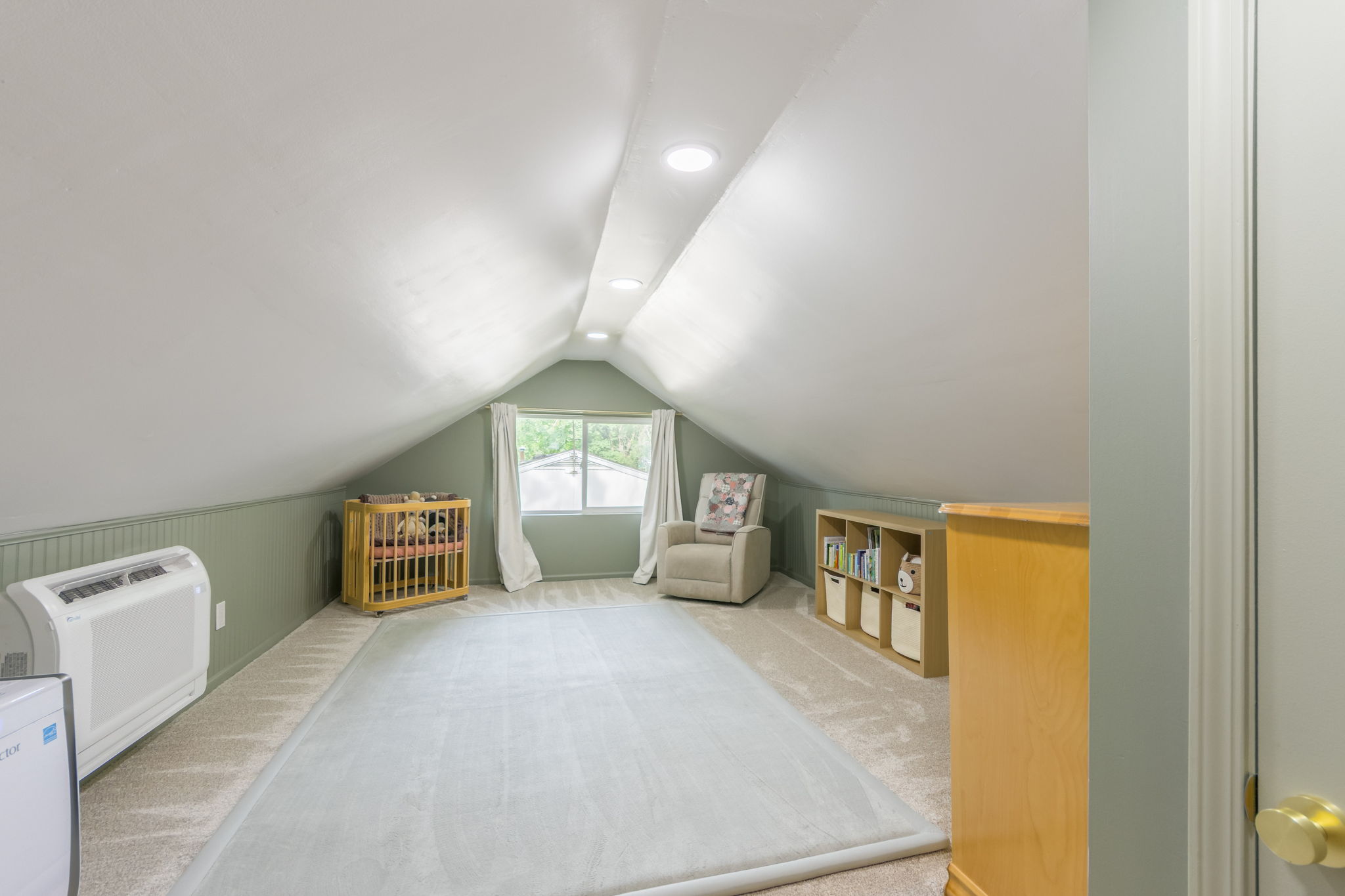 8715 State Ave-48