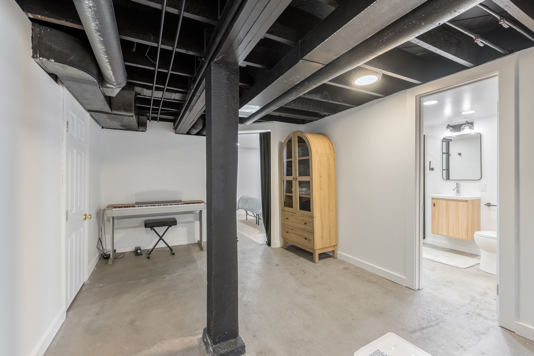 8715 State Ave-50