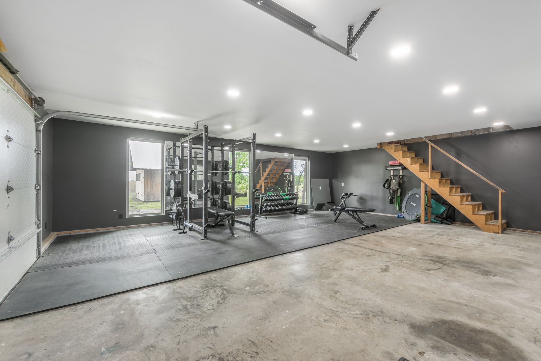 8715 State Ave-59
