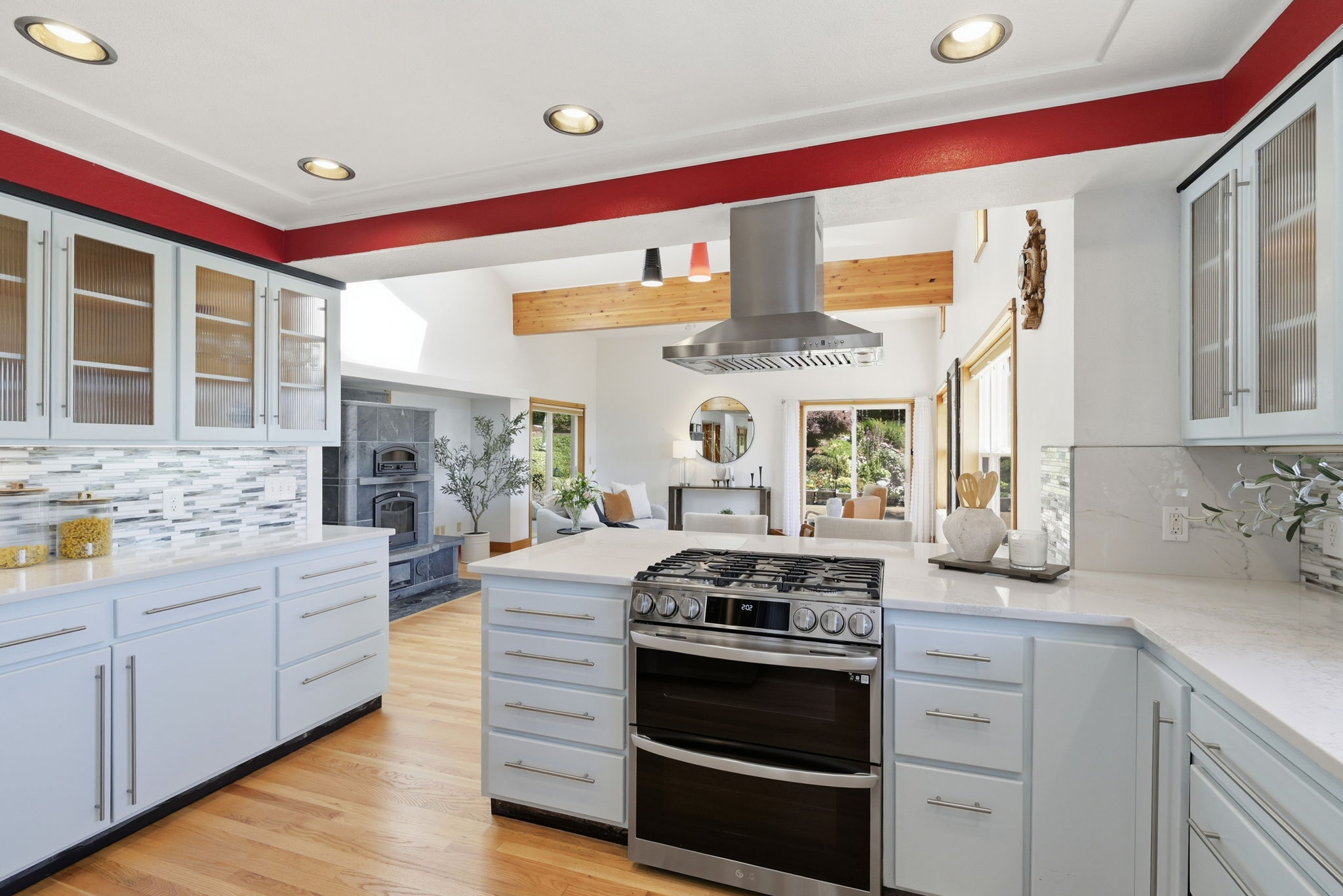  Photo 30