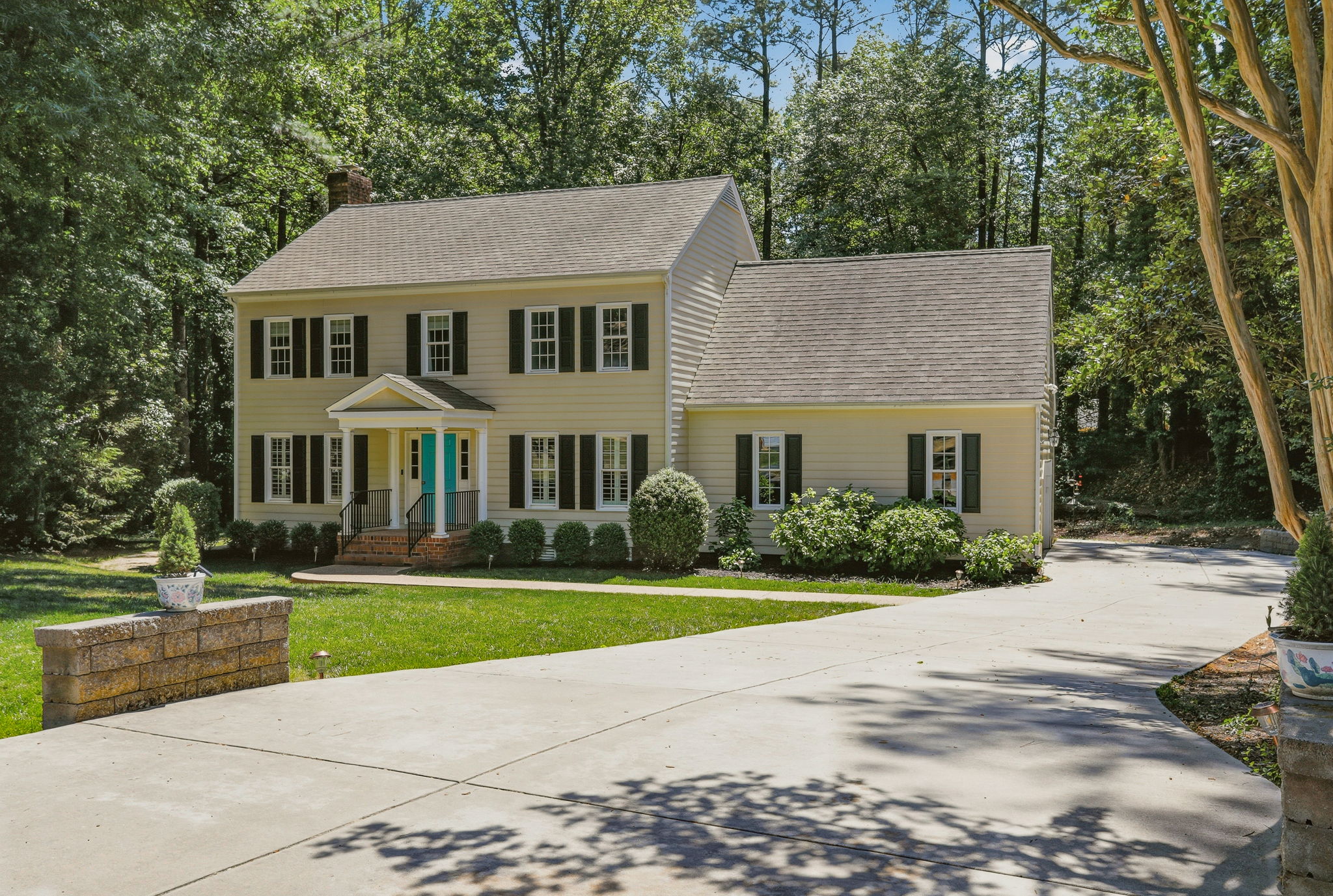 01-Exterior Front