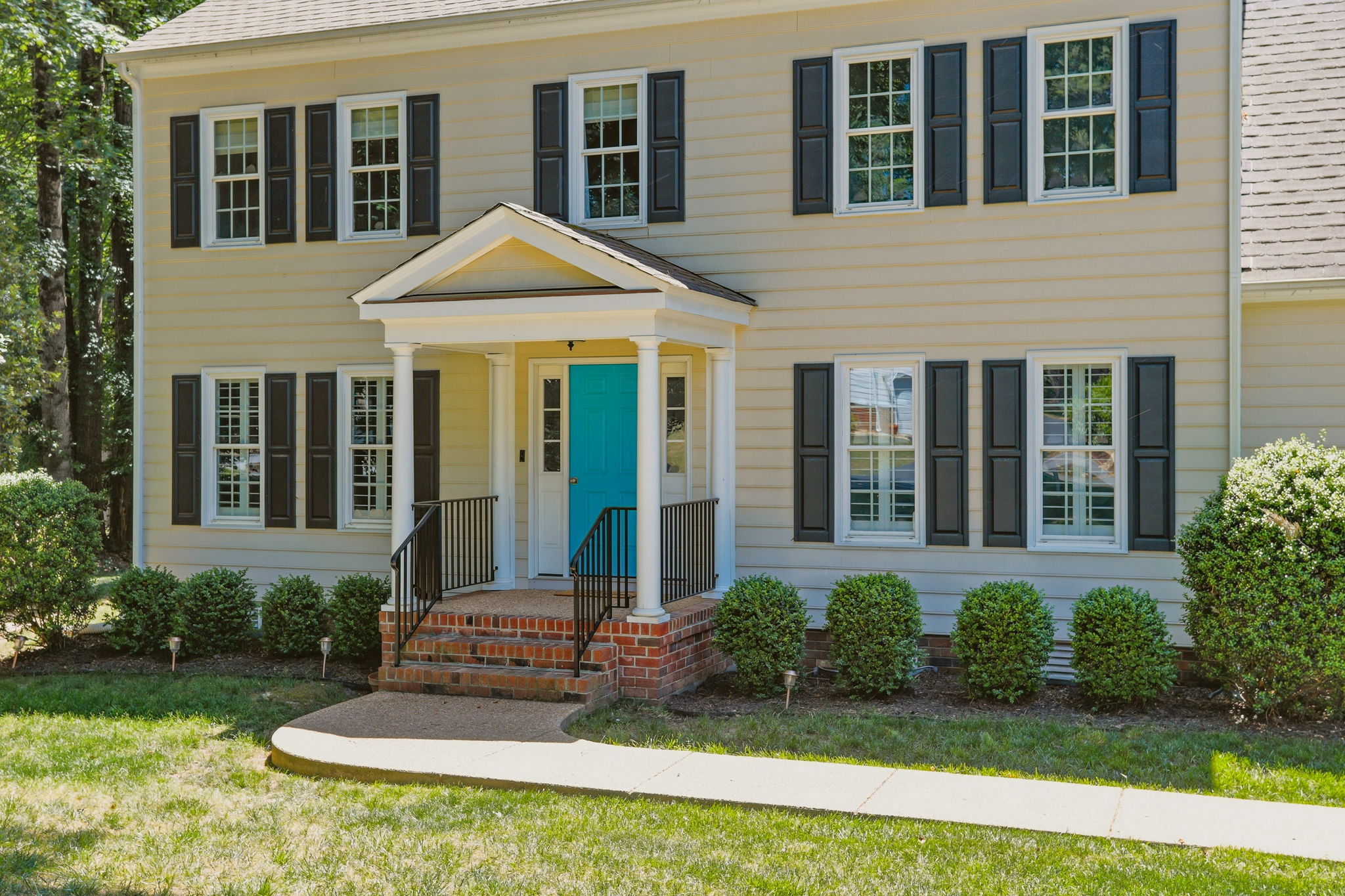 04-Exterior Front