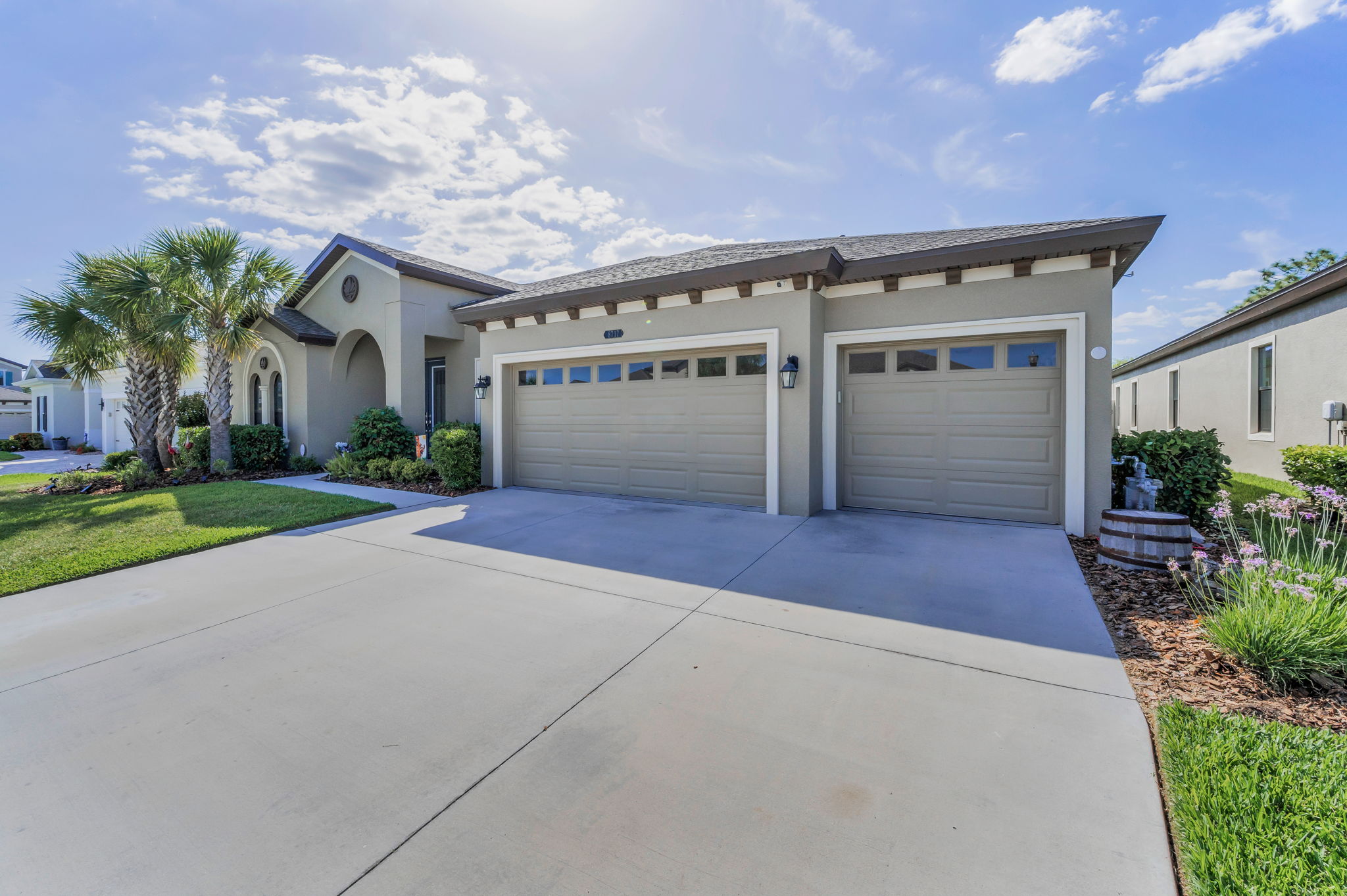 Front Exterior4