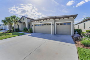 Front Exterior4