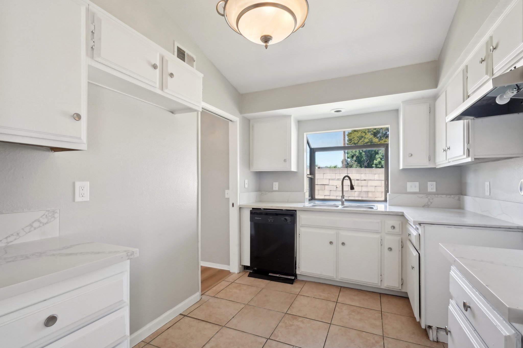 S Quince Ave-1104-011.jpg