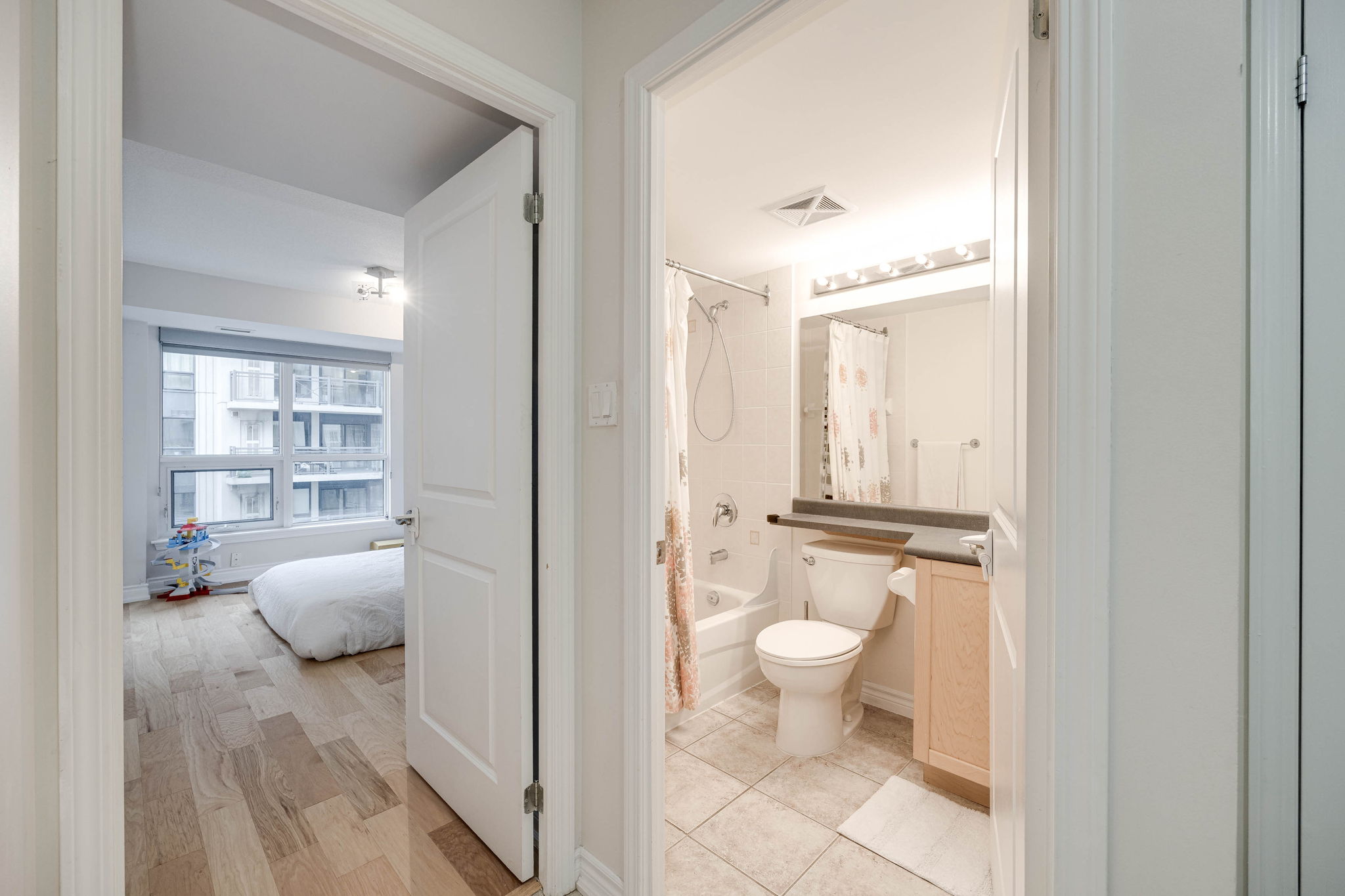Toronto property showcase — delivered property photograph 25