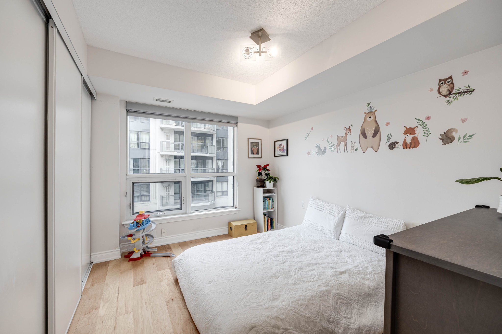 Toronto property showcase — delivered property photograph 27