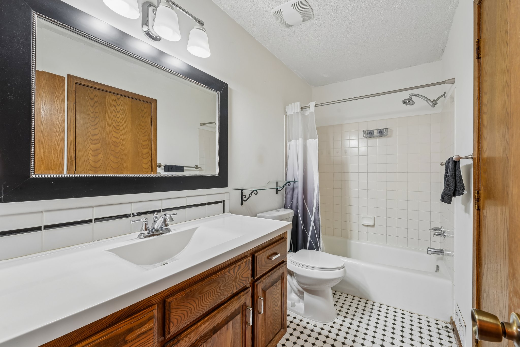 N Maplebrook Cir-S2705-024.jpg