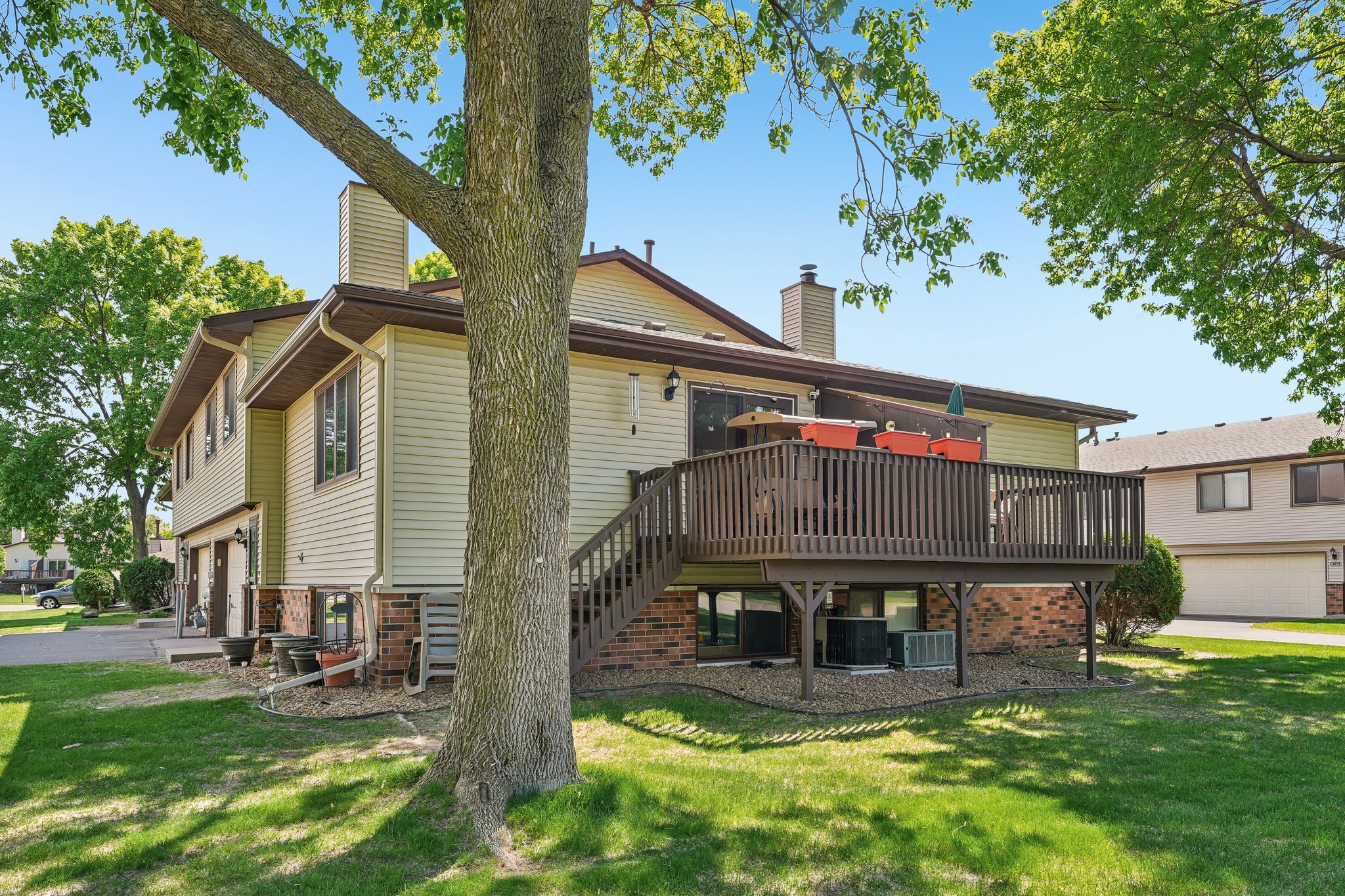 N Maplebrook Cir-S2705-034.jpg