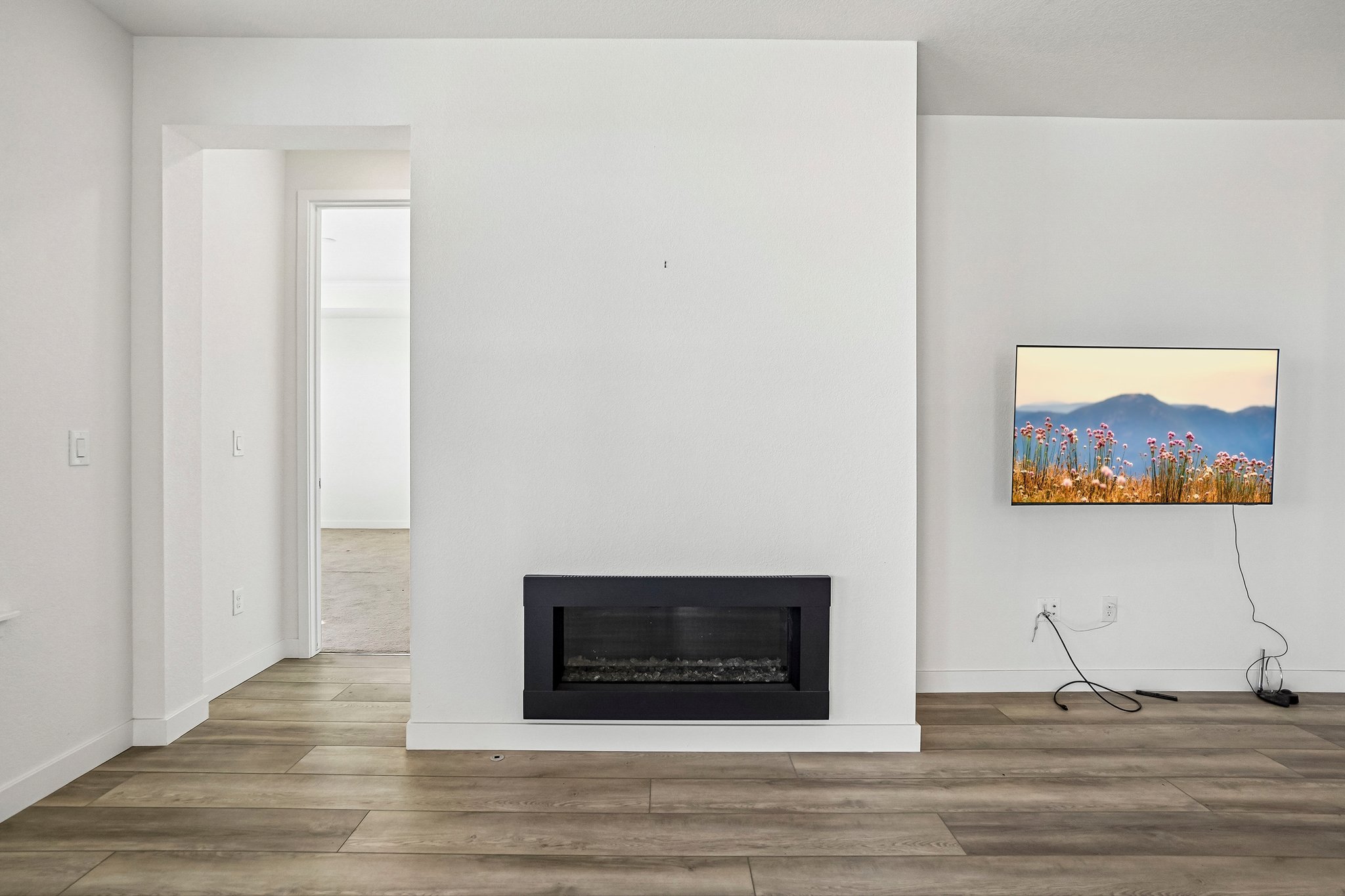 S Riviera Ct-S0610-014.jpg