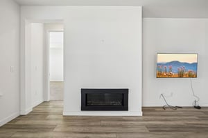 S Riviera Ct-S0610-014.jpg
