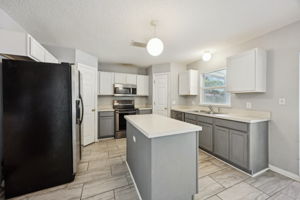 Well laid out kitchen.