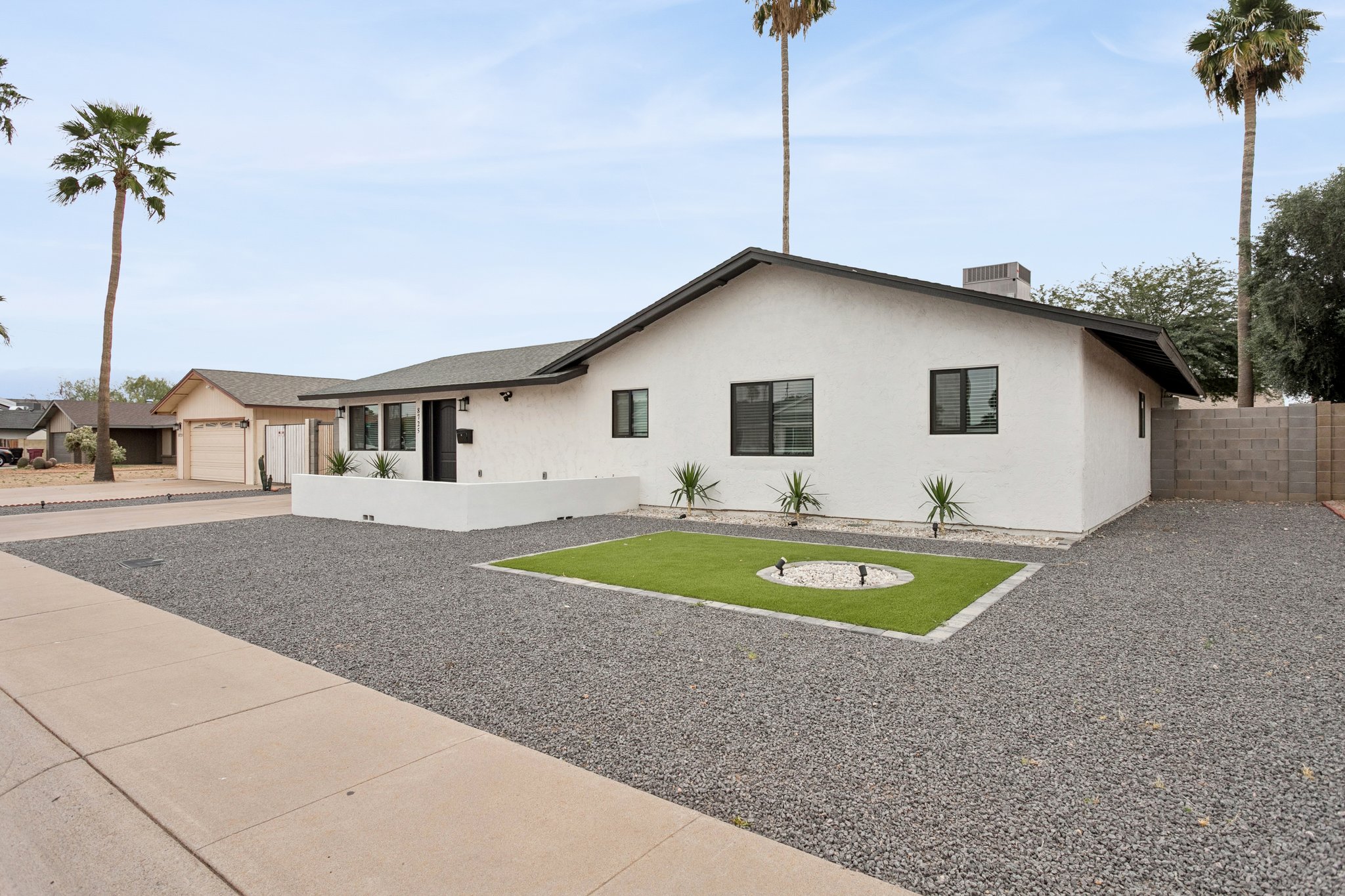 8725 E Osborn Rd - 002.jpg