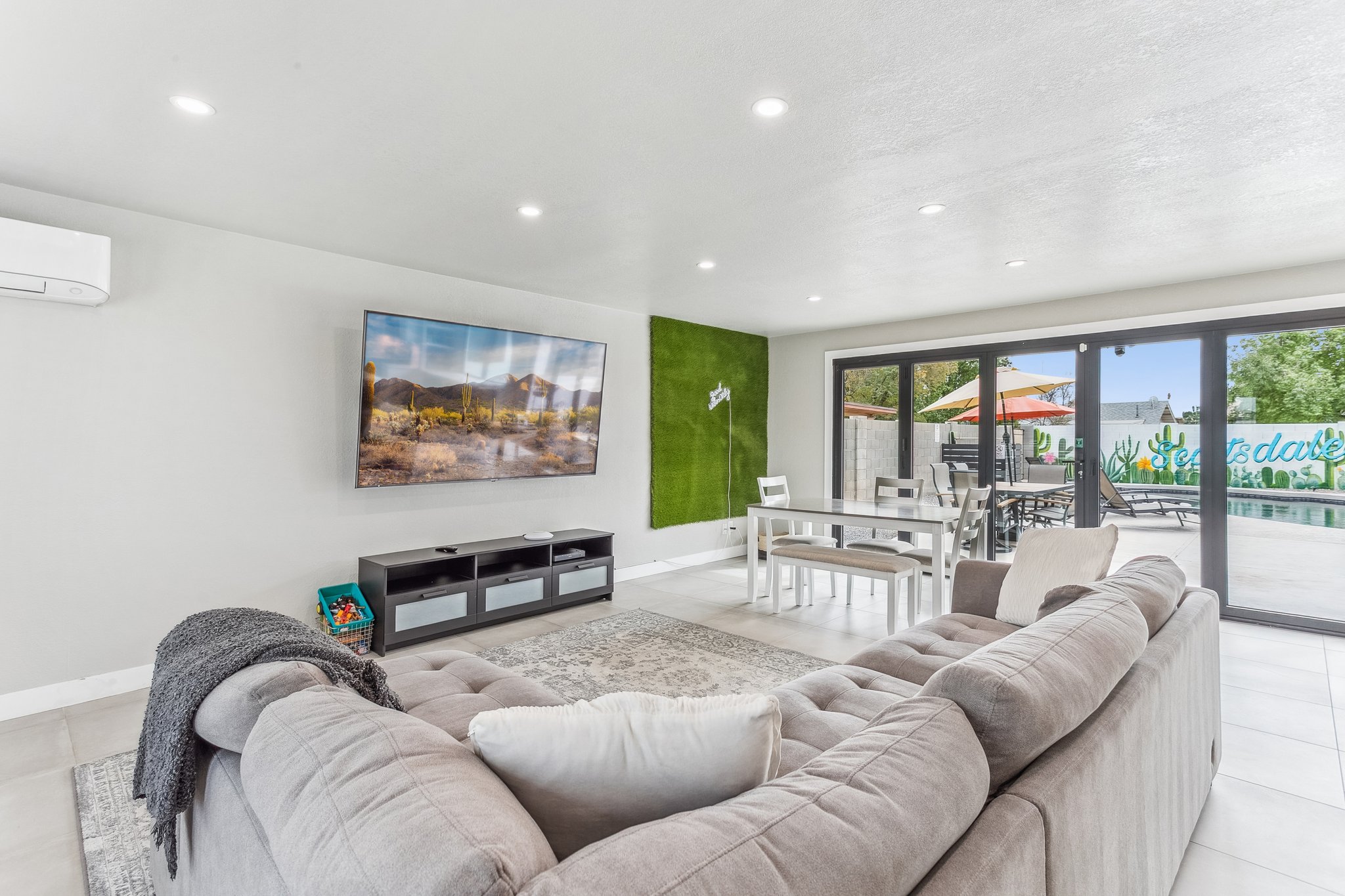 8725 E Osborn Rd - 004.jpg