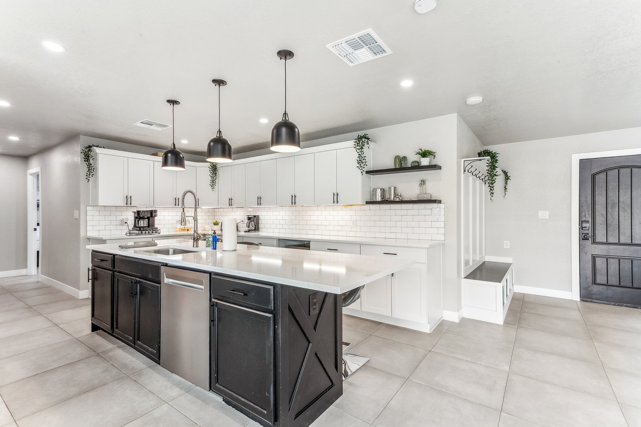 8725 E Osborn Rd - 009.jpg