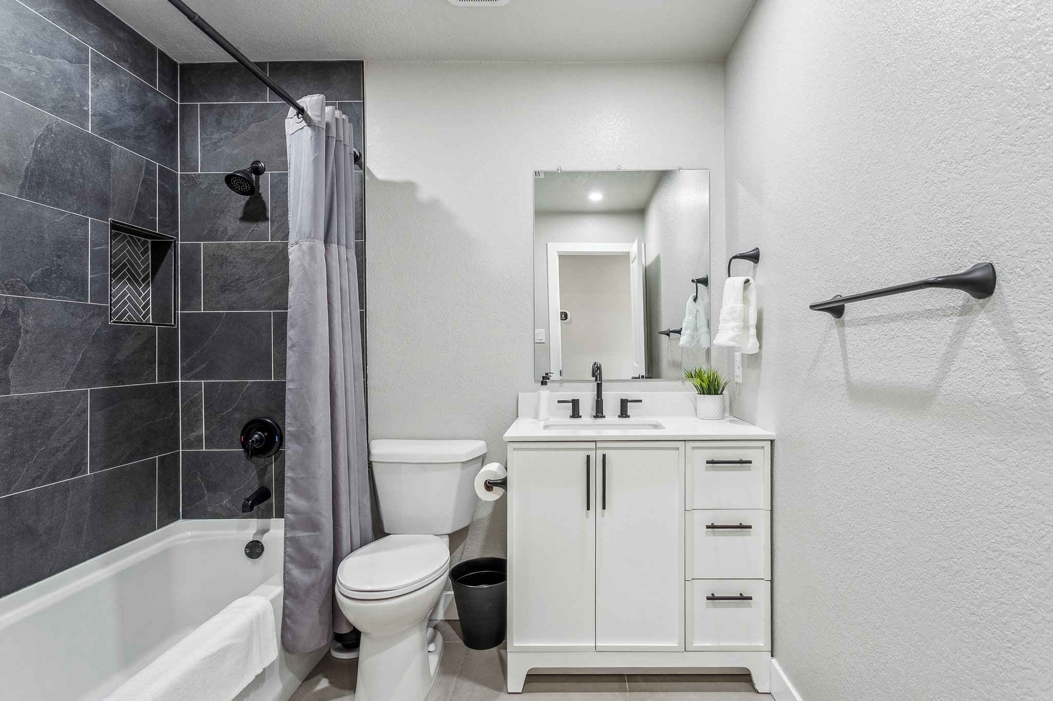 8725 E Osborn Rd - 023.jpg