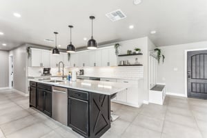 8725 E Osborn Rd - 009.jpg