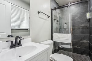 8725 E Osborn Rd - 024.jpg