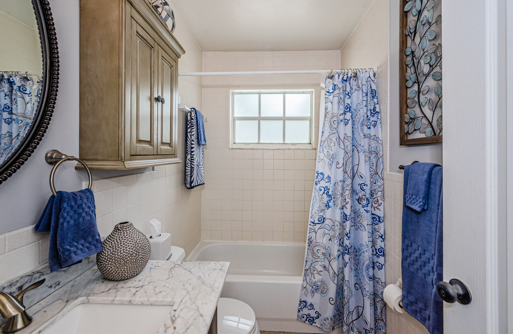 Bathroom 1B