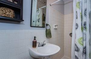 Bathroom 2B-2