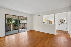 E Deloras Dr-S0209-012.jpg