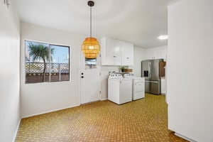 E Deloras Dr-S0209-015.jpg