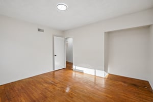 E Deloras Dr-S0209-029.jpg