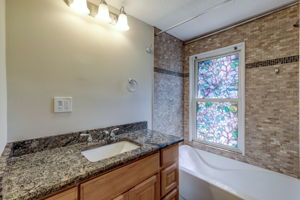 18 Upstairs bathroom